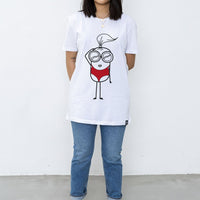 Frau mit weißem Quipster Maliboo T-Shirt