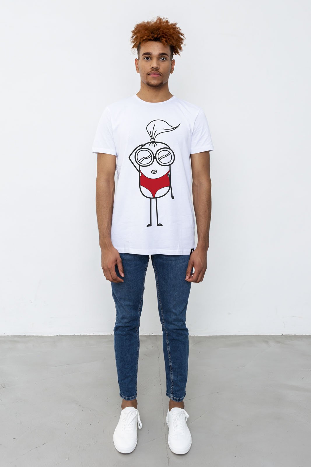 Mann mit weißem Quipster Maliboo T-Shirt